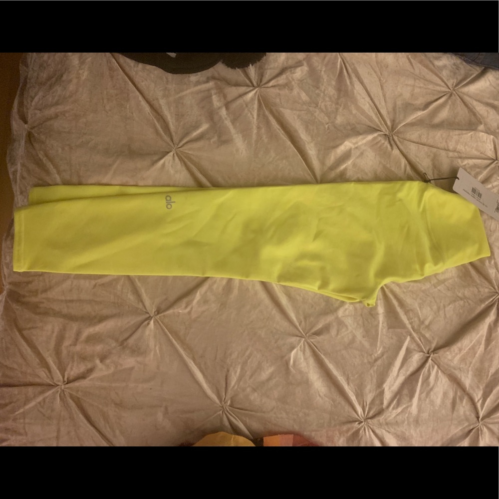 Neon yellow ALO 7/8 airbrush legging